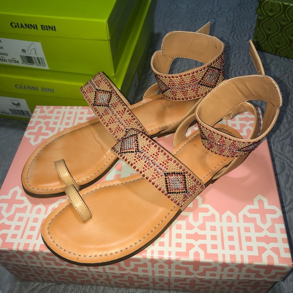 Size 7 Gianni Bini Sandals
